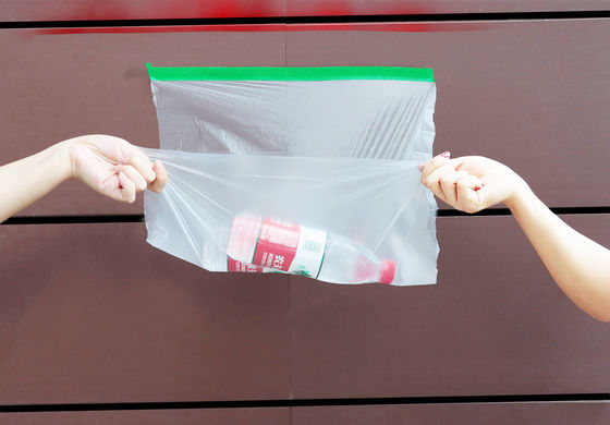 Moisture Resistant Fold PE Pre Taped Masking Film Rolls Protect Surfaces During Painting